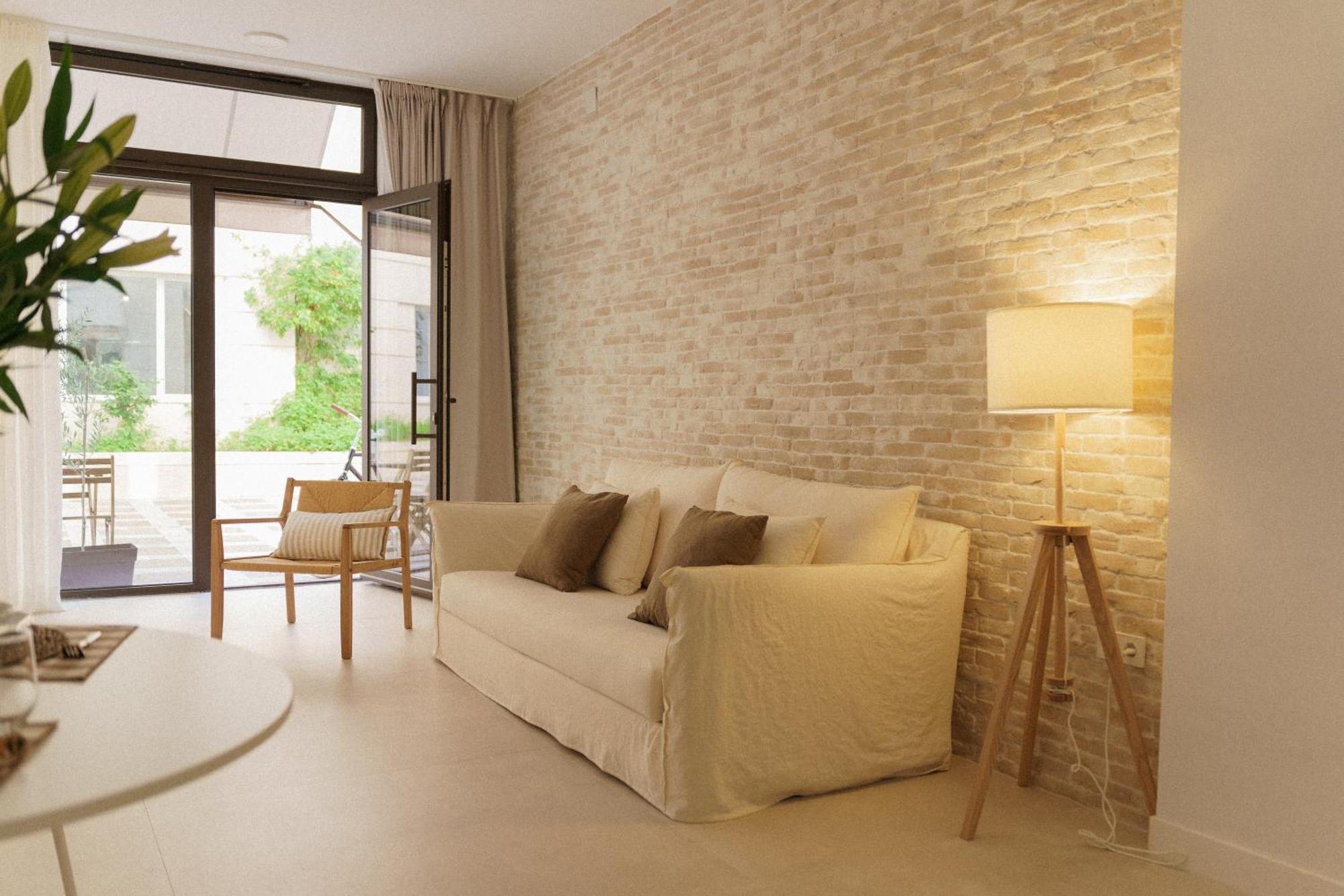 Luca Oliva Homes Riverside Studio セビリア エクステリア 写真